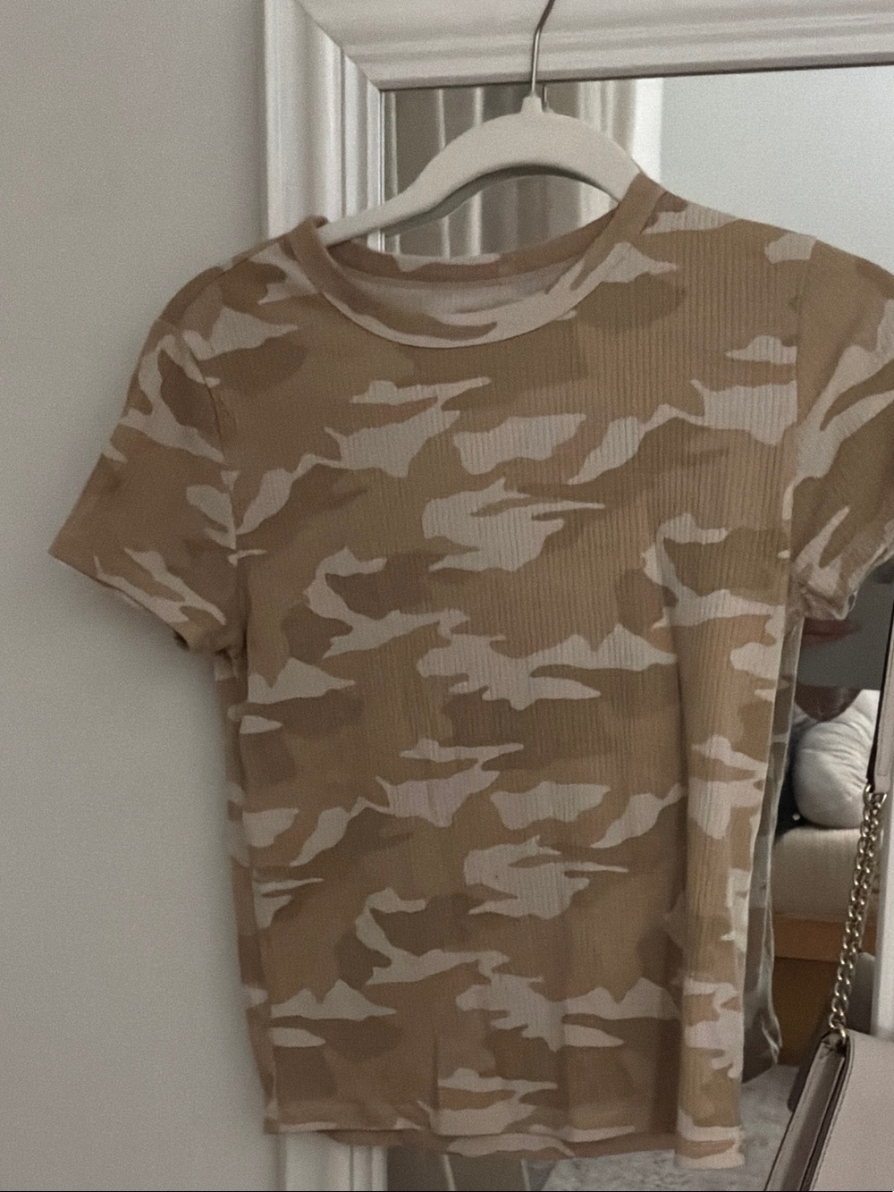 American Eagle Beige & Cream Camo Ribbed Tee